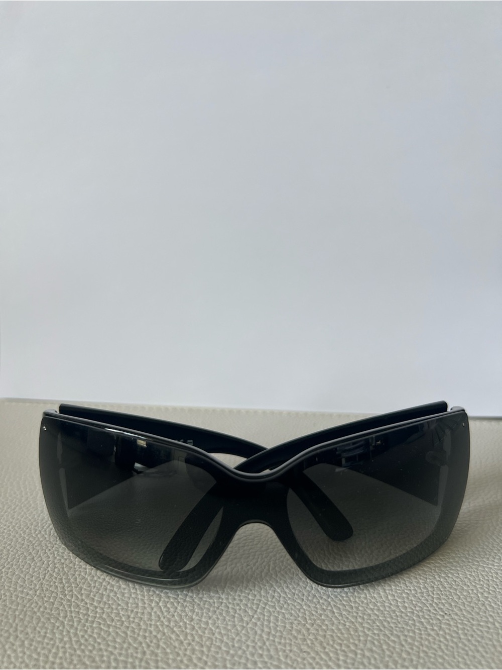 Authentic Used Chanel Woman Sunglasse - Picture 8 of 11
